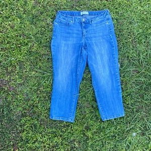 Jessica Simpson knee knockers